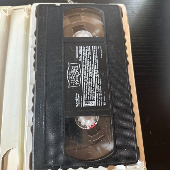 Walt Disney Masterpiece The Hunchback Of Notre Dame VHS 1996 Clamshell Case - Picture 5 of 6